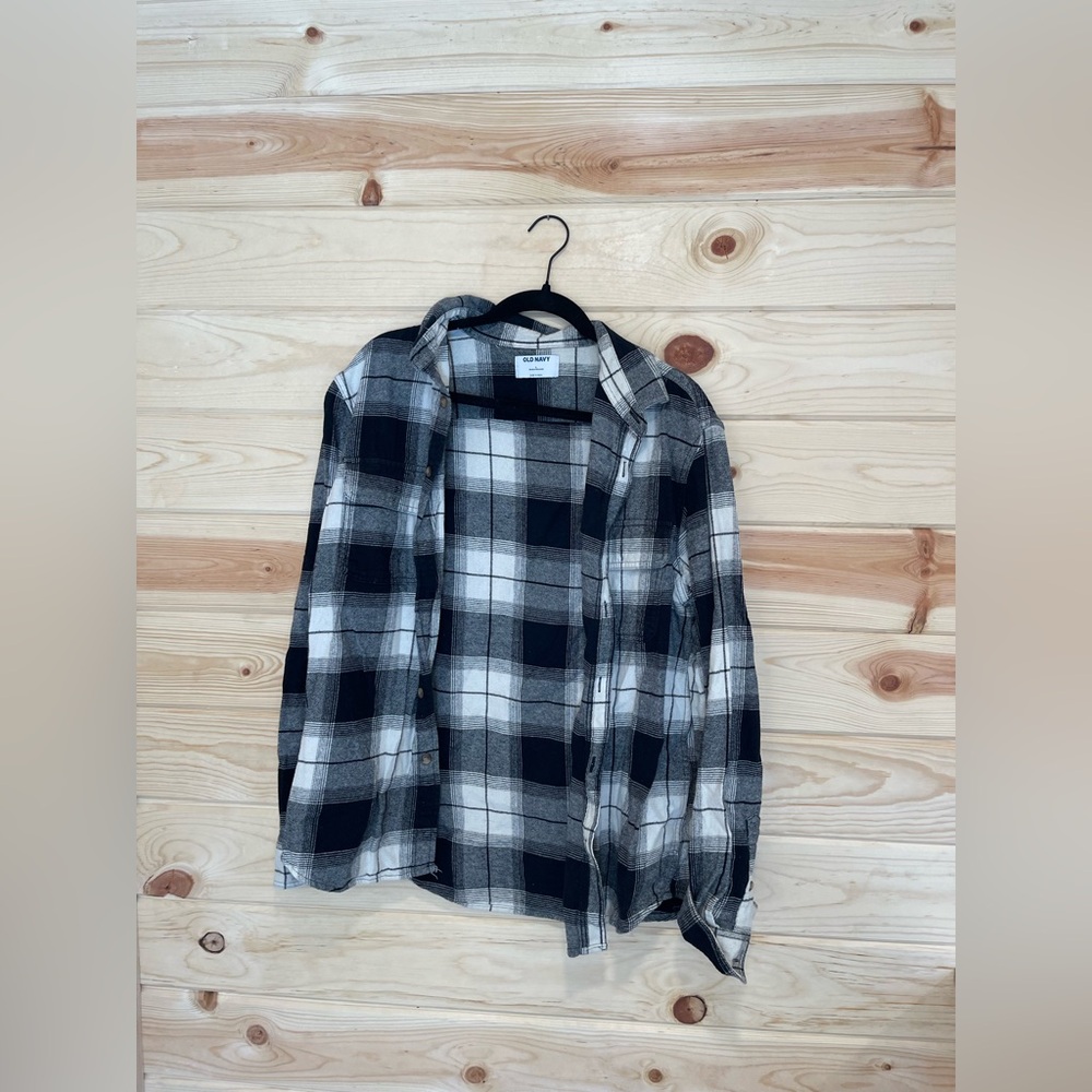 Old Navy Black and White Plaid Casual Button Down Shirt